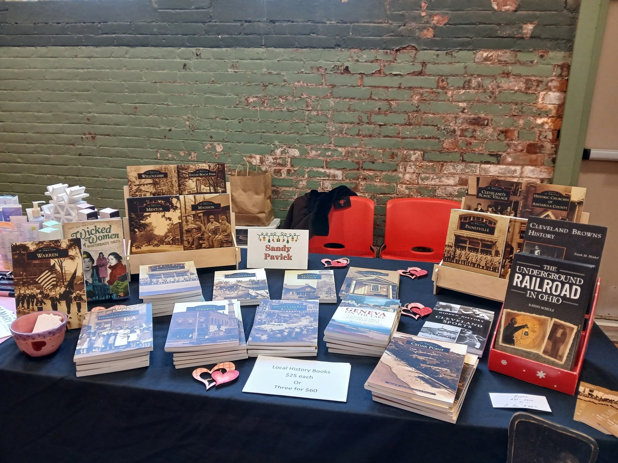 The Ohio Reader at a community market
